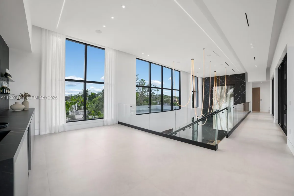 9900 SW 125th Ave, Miami FL 33186