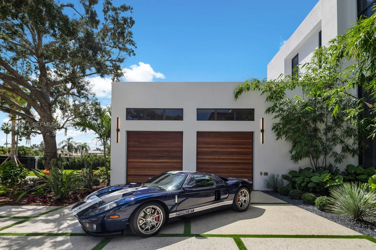 9900 SW 125th Ave, Miami FL 33186