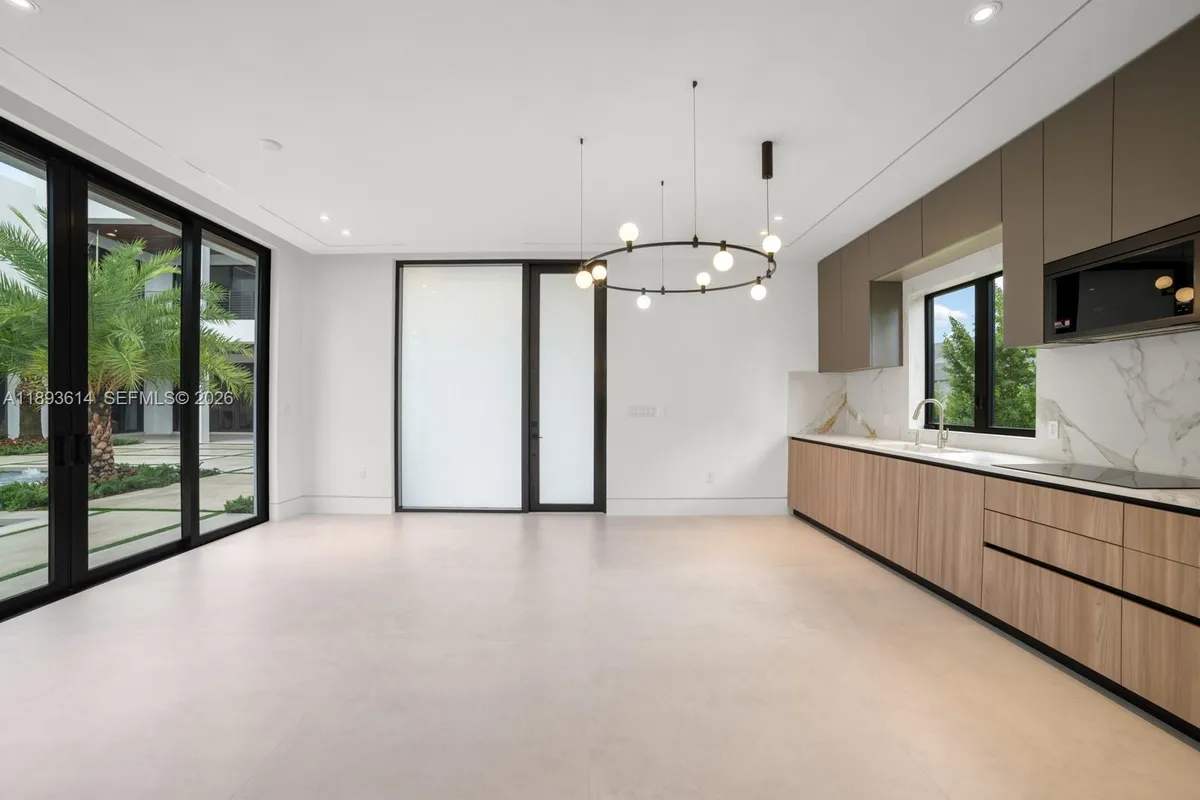 9900 SW 125th Ave, Miami FL 33186