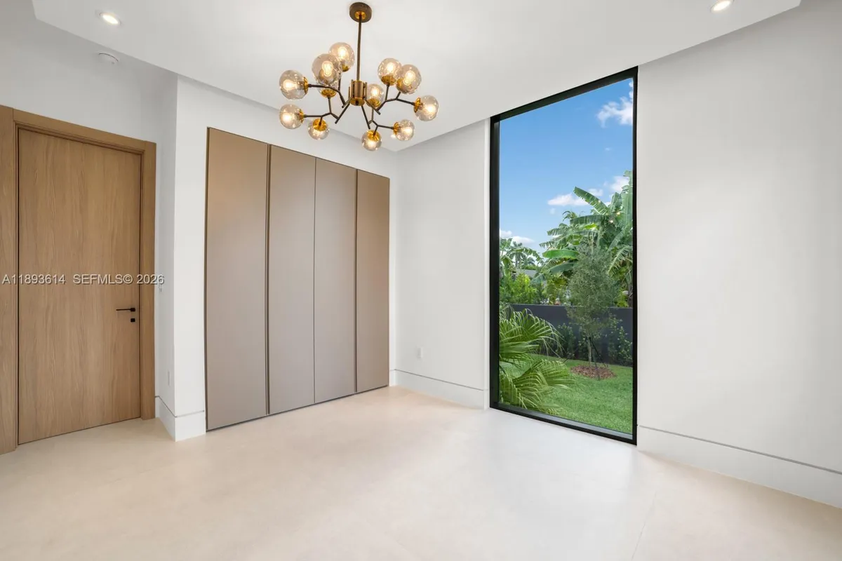 9900 SW 125th Ave, Miami FL 33186