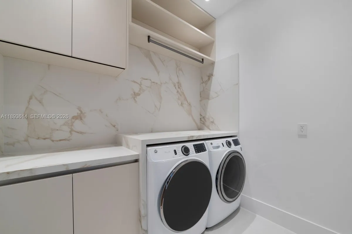 9900 SW 125th Ave, Miami FL 33186