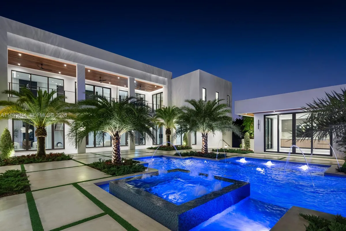 9900 SW 125th Ave, Miami FL 33186