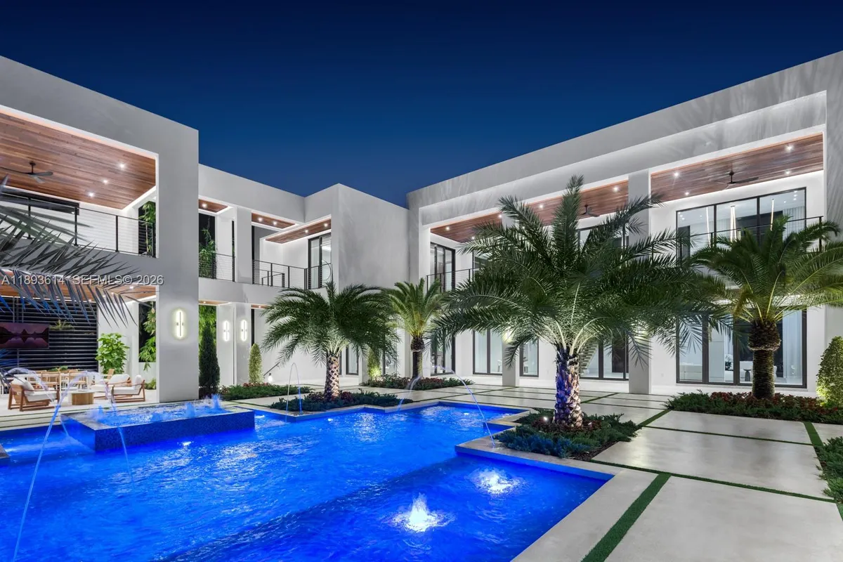 9900 SW 125th Ave, Miami FL 33186