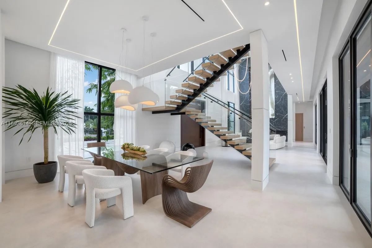 9900 SW 125th Ave, Miami FL 33186