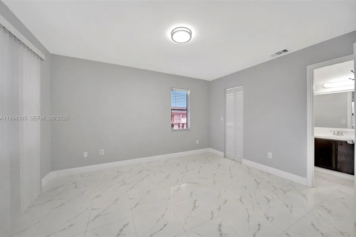 871 NE 207th Ter # 202, Miami FL 33179