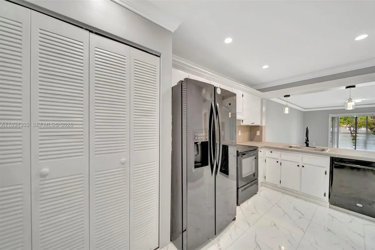 871 NE 207th Ter # 202, Miami FL 33179