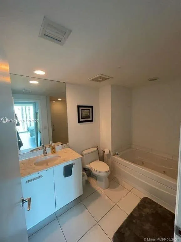 55 SE 6th St # 4004, Miami FL 33131