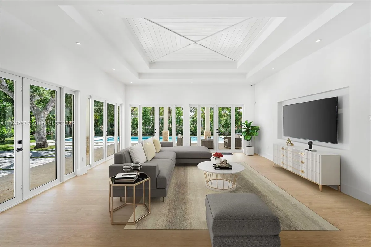 7900 SW 118th St, Pinecrest FL 33156