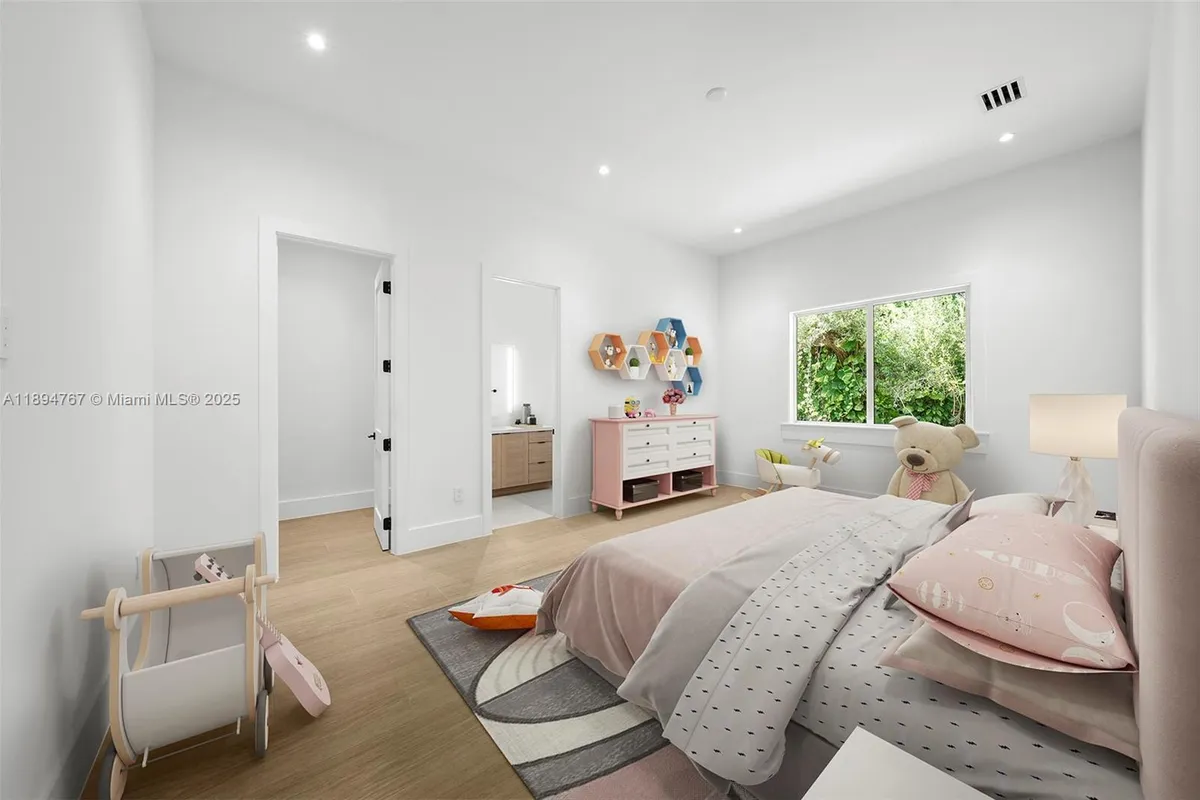 7900 SW 118th St, Pinecrest FL 33156