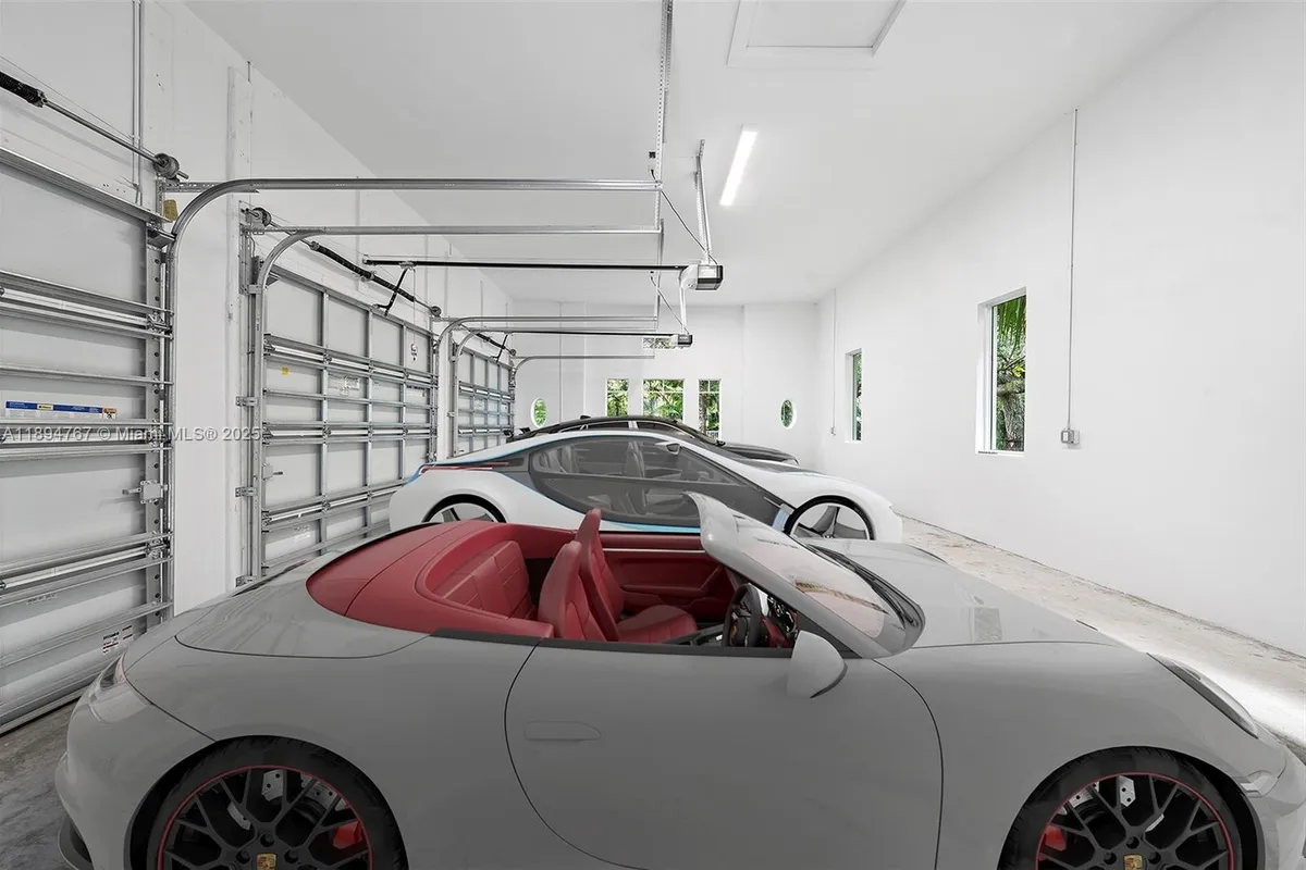 7900 SW 118th St, Pinecrest FL 33156