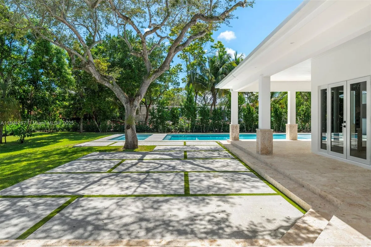 7900 SW 118th St, Pinecrest FL 33156