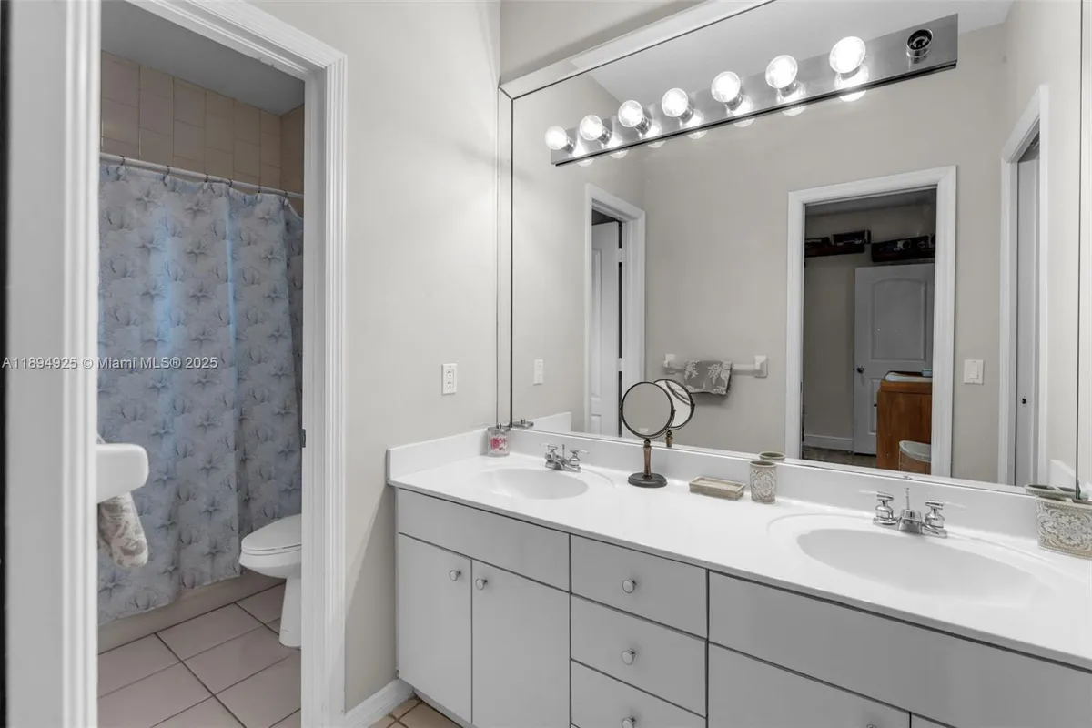 12019 SW 77th Ter, Miami FL 33183