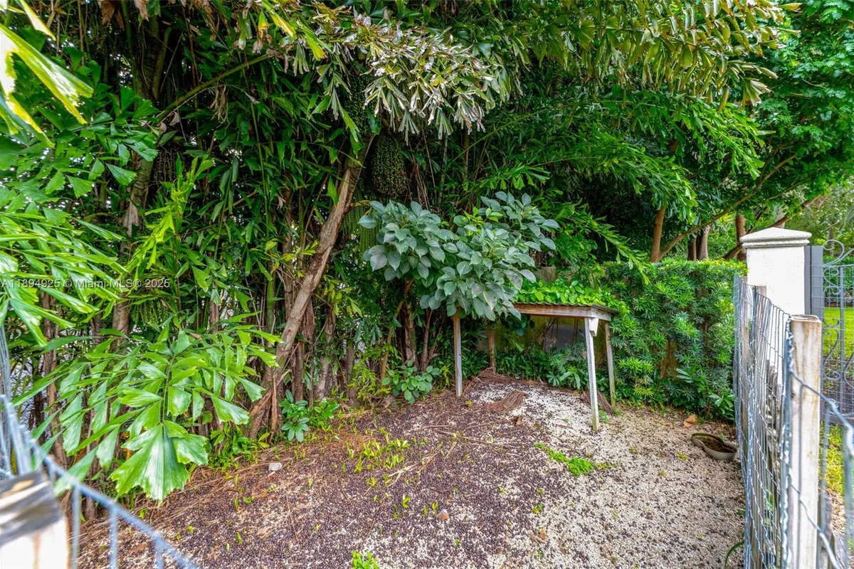 12019 SW 77th Ter, Miami FL 33183