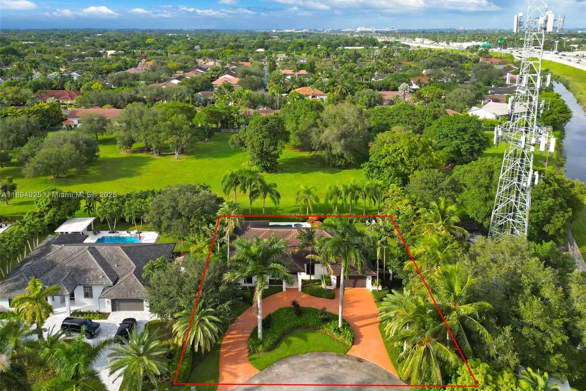 12019 SW 77th Ter, Miami FL 33183