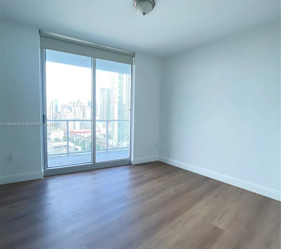 185 SW 7th St # 2411, Miami FL 33130