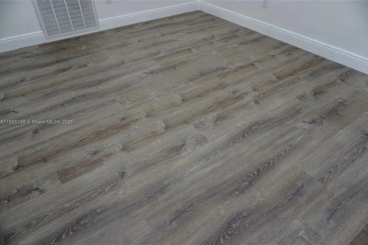 7321 Allen Dr, Hollywood FL 33024