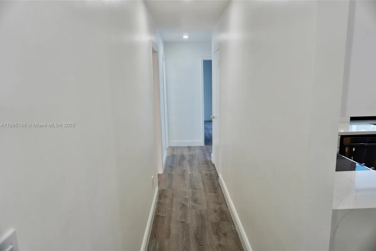 7321 Allen Dr, Hollywood FL 33024