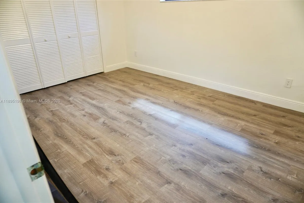 7321 Allen Dr, Hollywood FL 33024