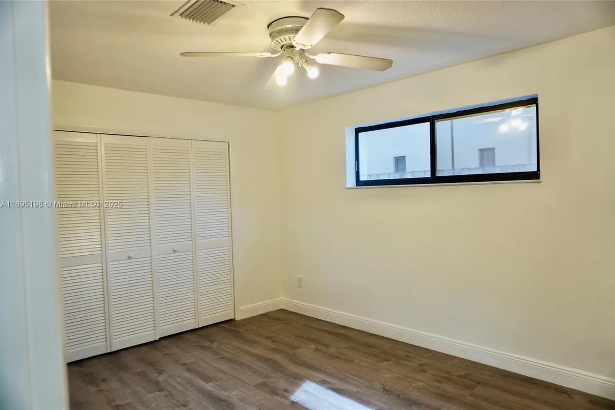 7321 Allen Dr, Hollywood FL 33024