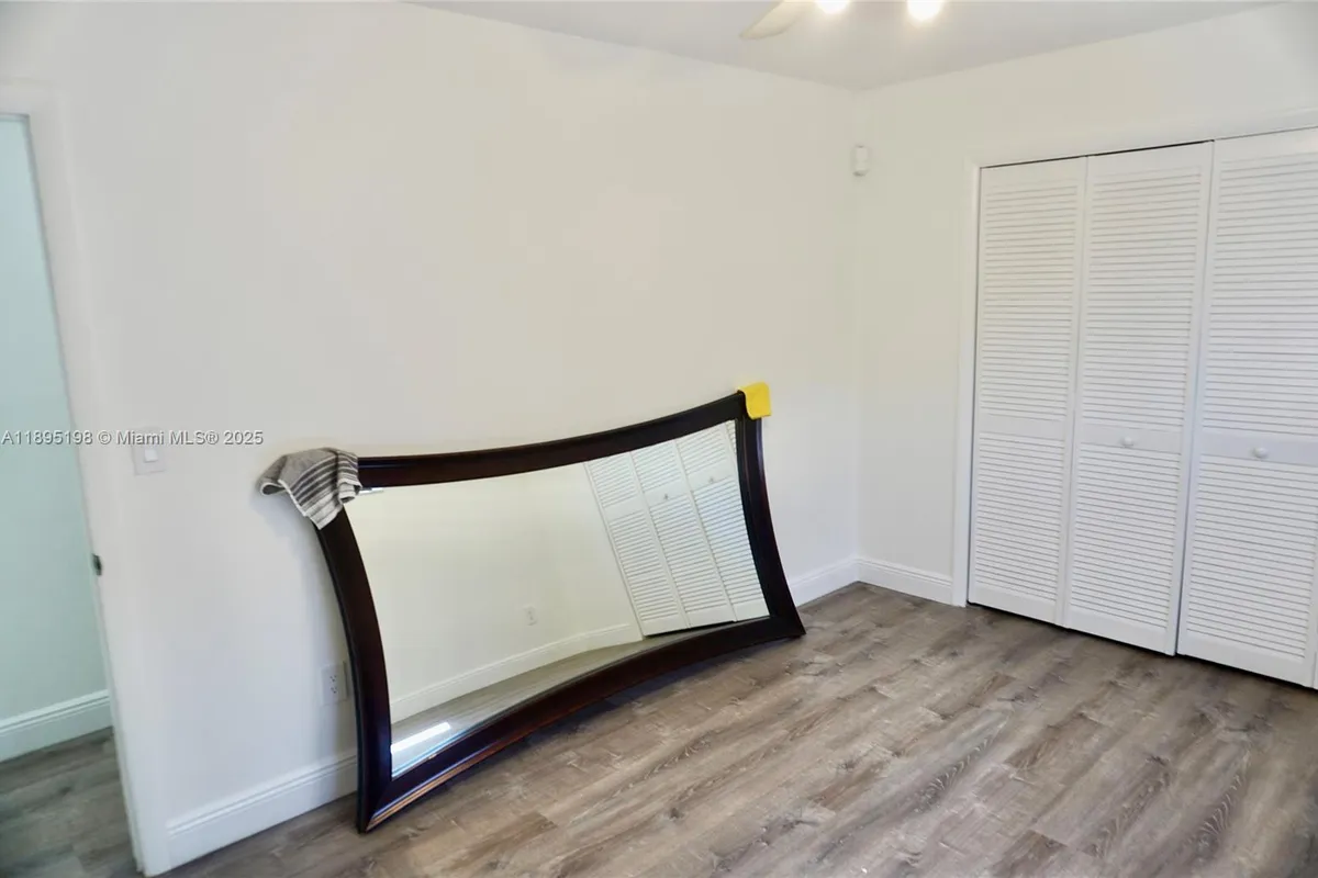 7321 Allen Dr, Hollywood FL 33024