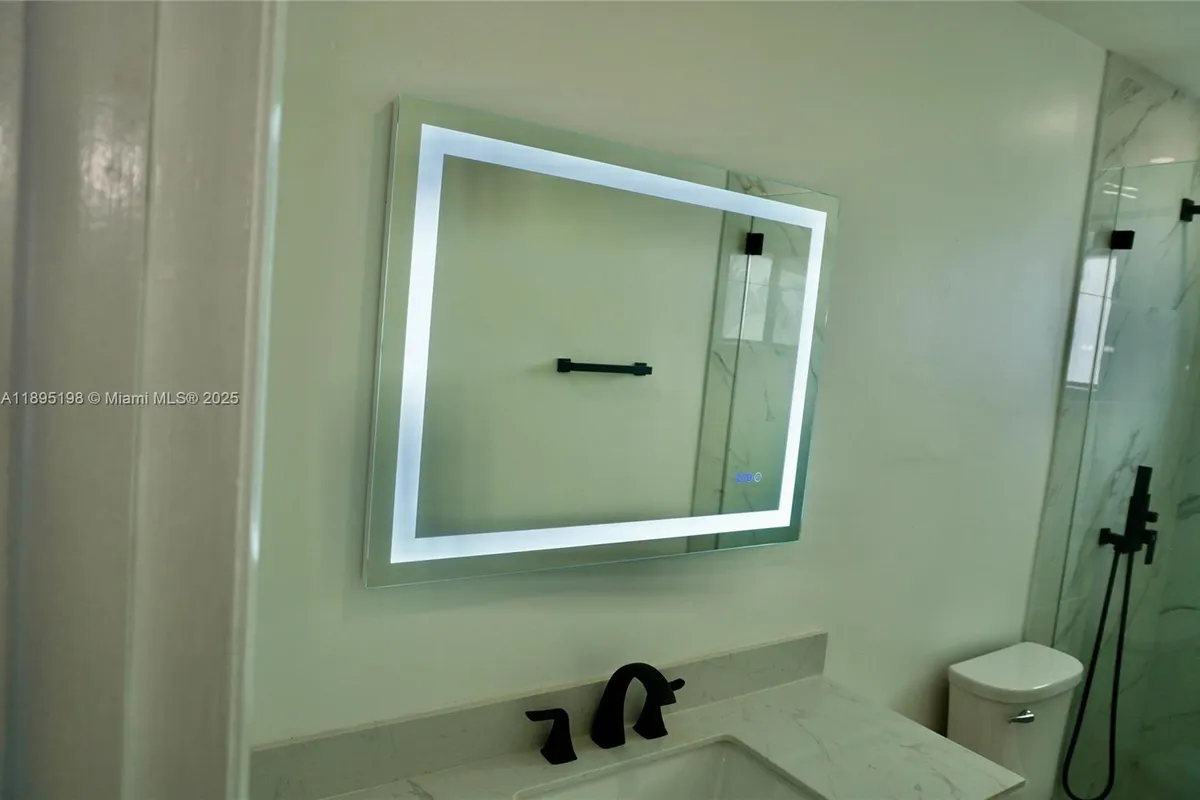 7321 Allen Dr, Hollywood FL 33024