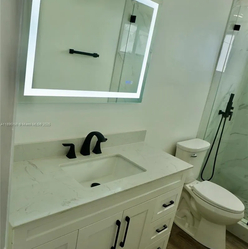 7321 Allen Dr, Hollywood FL 33024