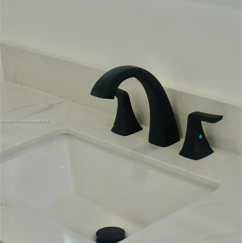 7321 Allen Dr, Hollywood FL 33024