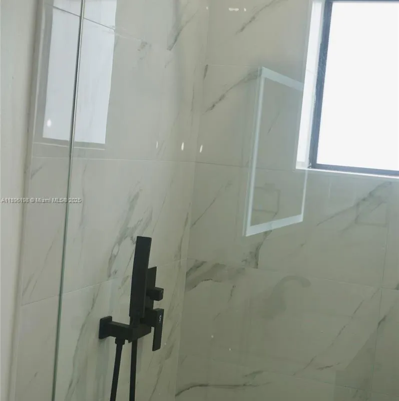 7321 Allen Dr, Hollywood FL 33024