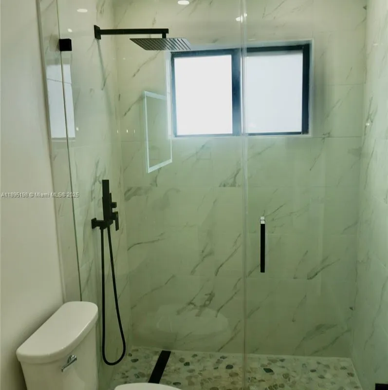 7321 Allen Dr, Hollywood FL 33024