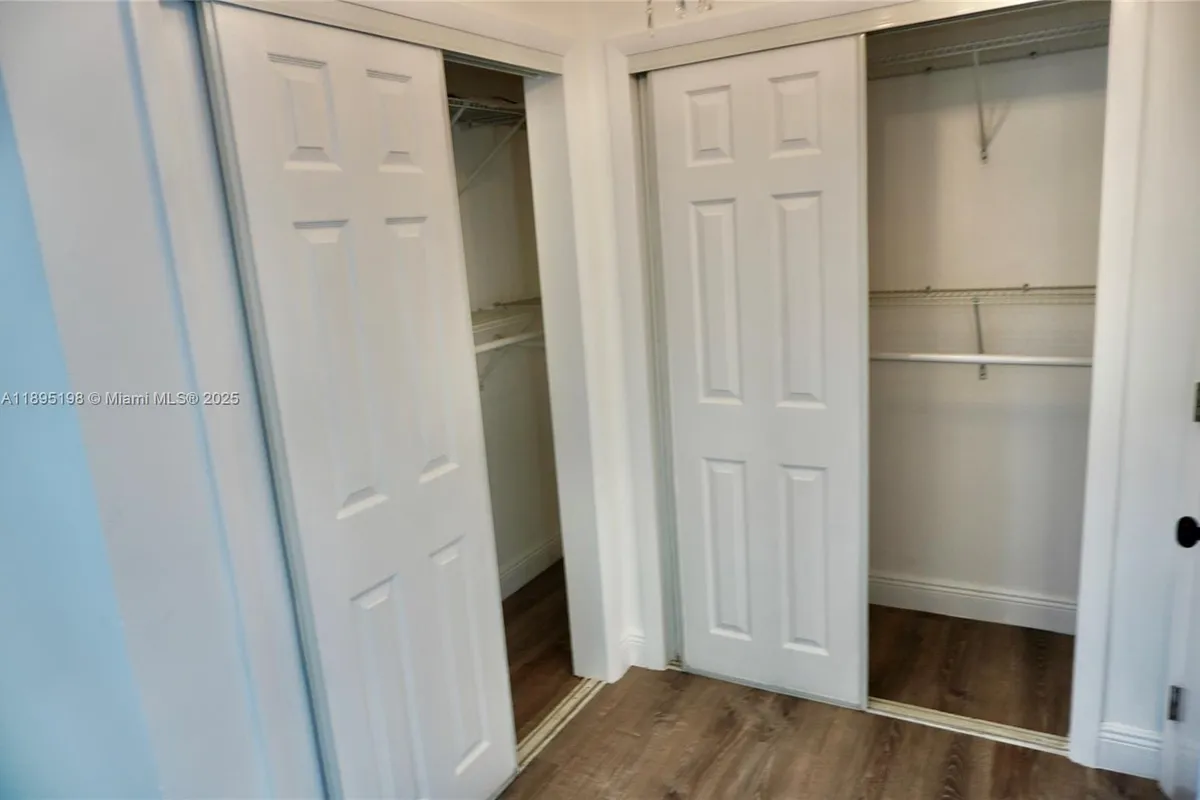 7321 Allen Dr, Hollywood FL 33024