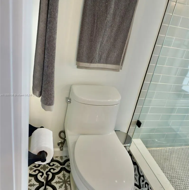 7321 Allen Dr, Hollywood FL 33024