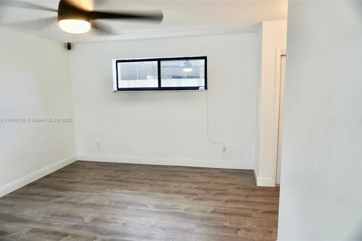 7321 Allen Dr, Hollywood FL 33024