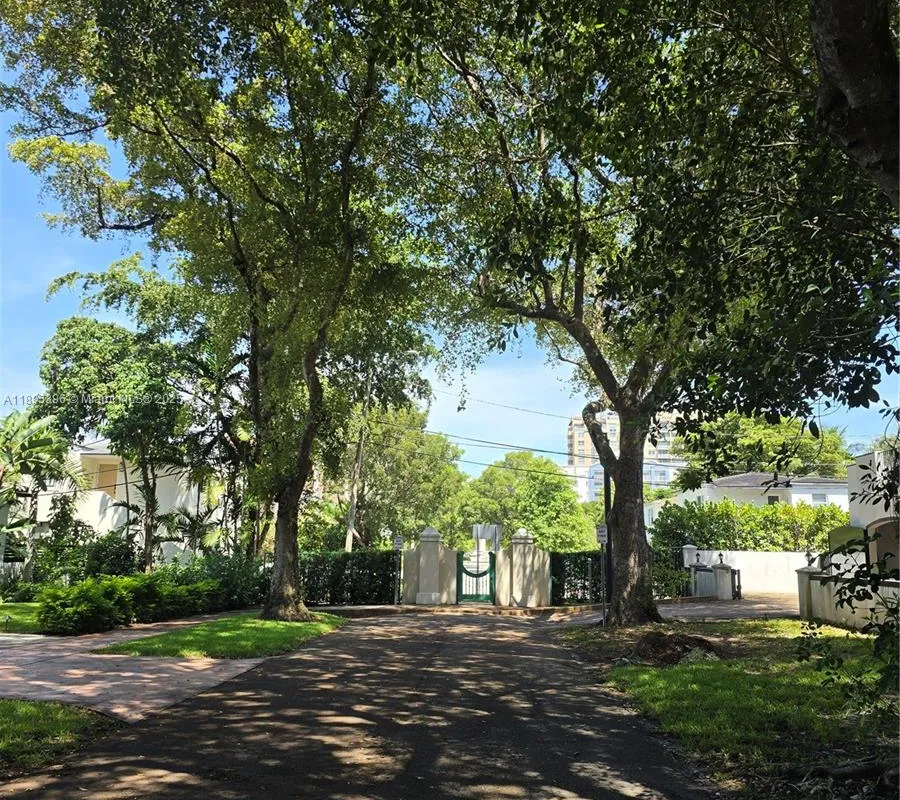 103 Romano Ave, Coral Gables FL 33134