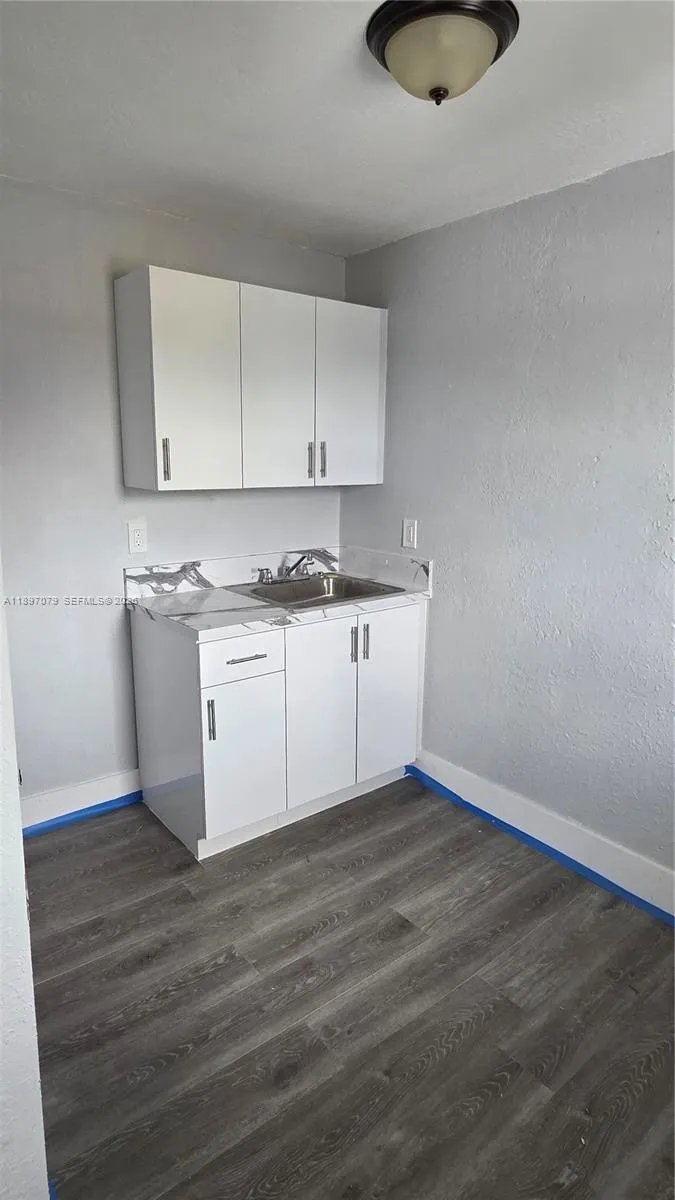 7001 NW 15th Ave # 18, Miami FL 33147