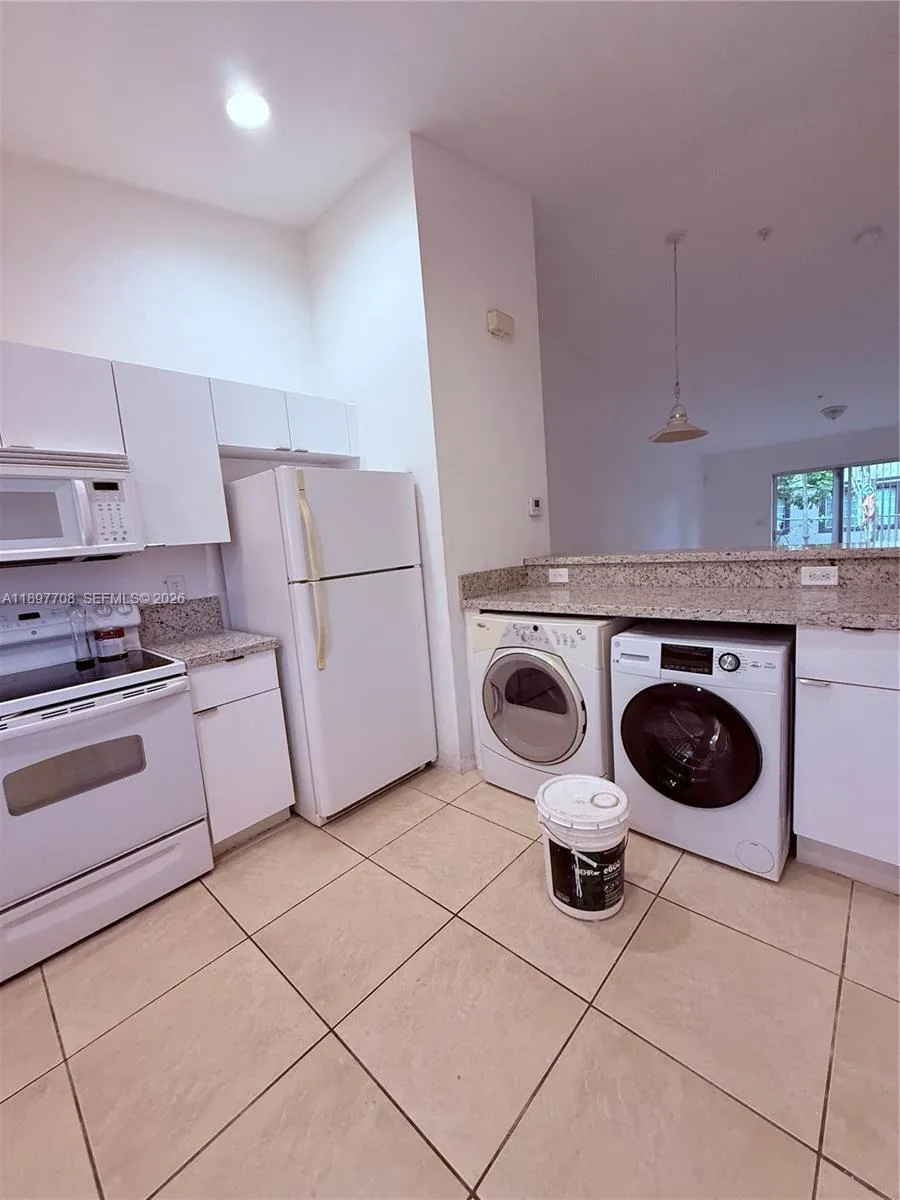 3820 SW 48th Ave # 31, Pembroke Park FL 33023