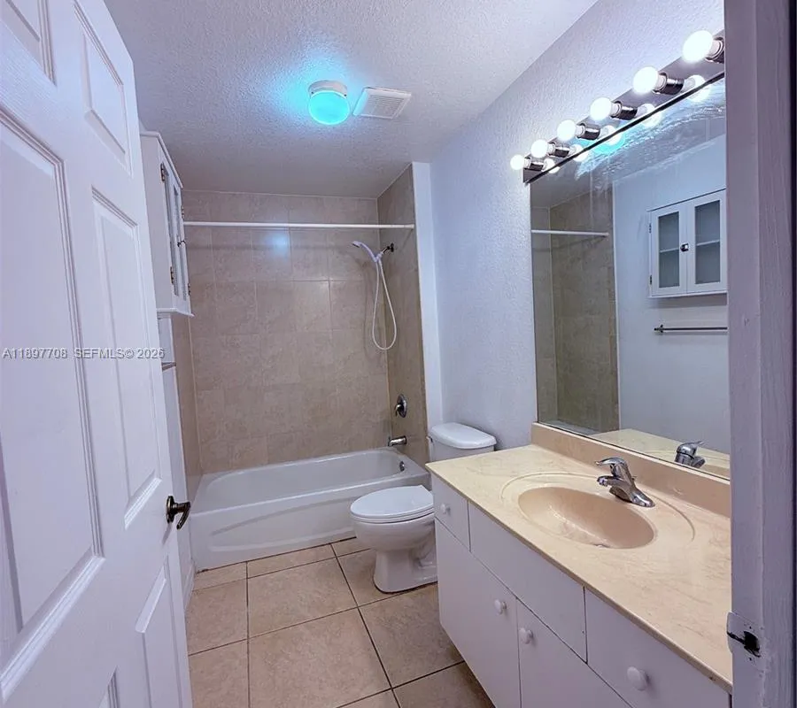 3820 SW 48th Ave # 31, Pembroke Park FL 33023