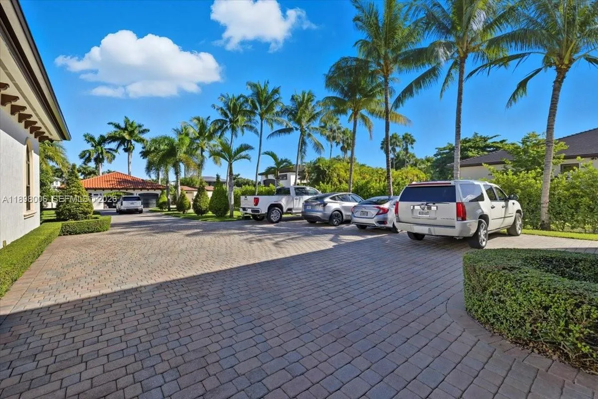 10181 NW 131st St, Hialeah Gardens FL 33018