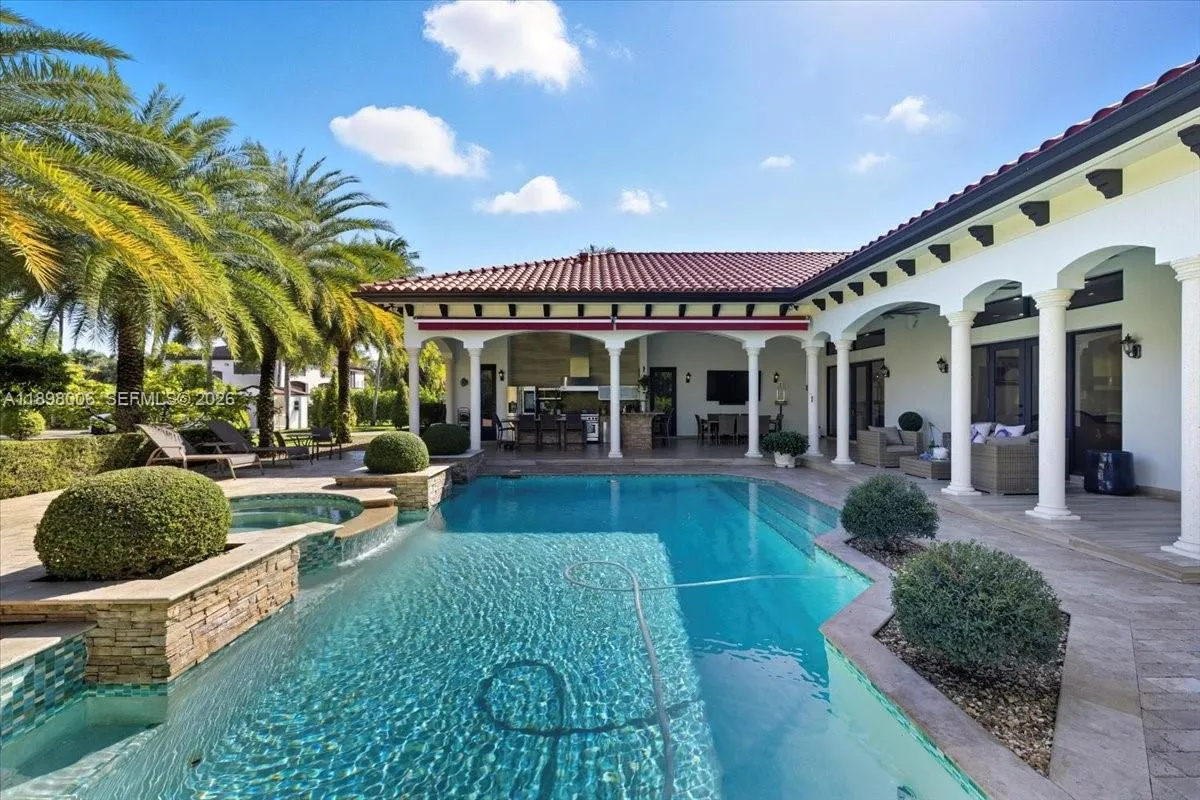 10181 NW 131st St, Hialeah Gardens FL 33018