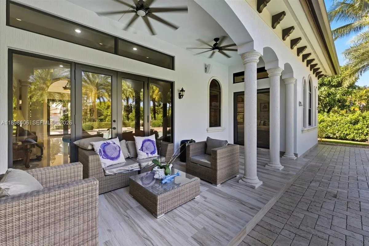 10181 NW 131st St, Hialeah Gardens FL 33018