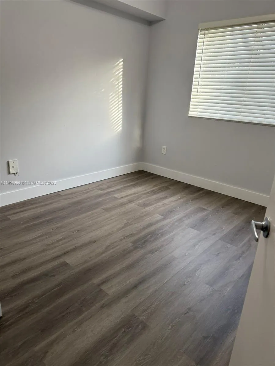 11040 SW 196th St # 211, Cutler Bay FL 33157