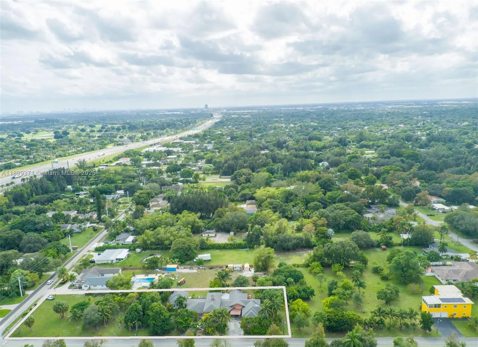 5400 Palm Tree Rd, Plantation FL 33317