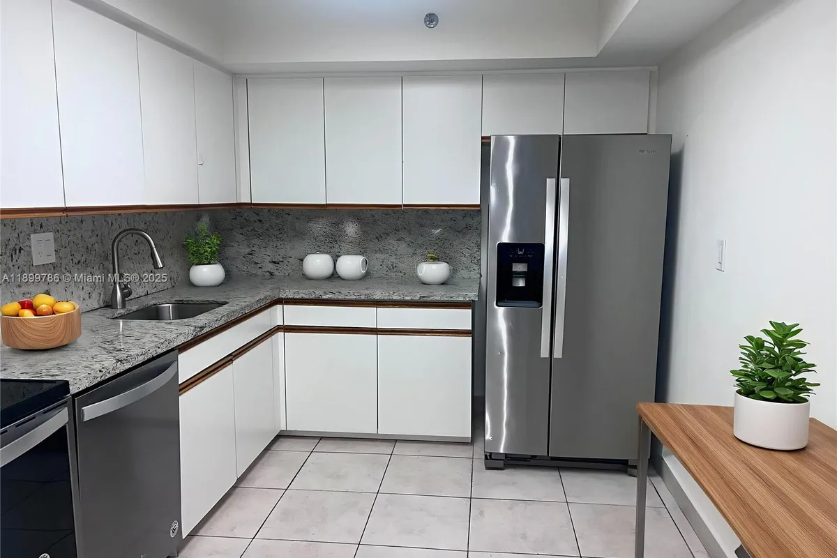 3600 Mystic Pointe Dr # 511, Aventura FL 33180