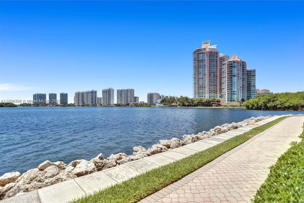 3600 Mystic Pointe Dr # 511, Aventura FL 33180