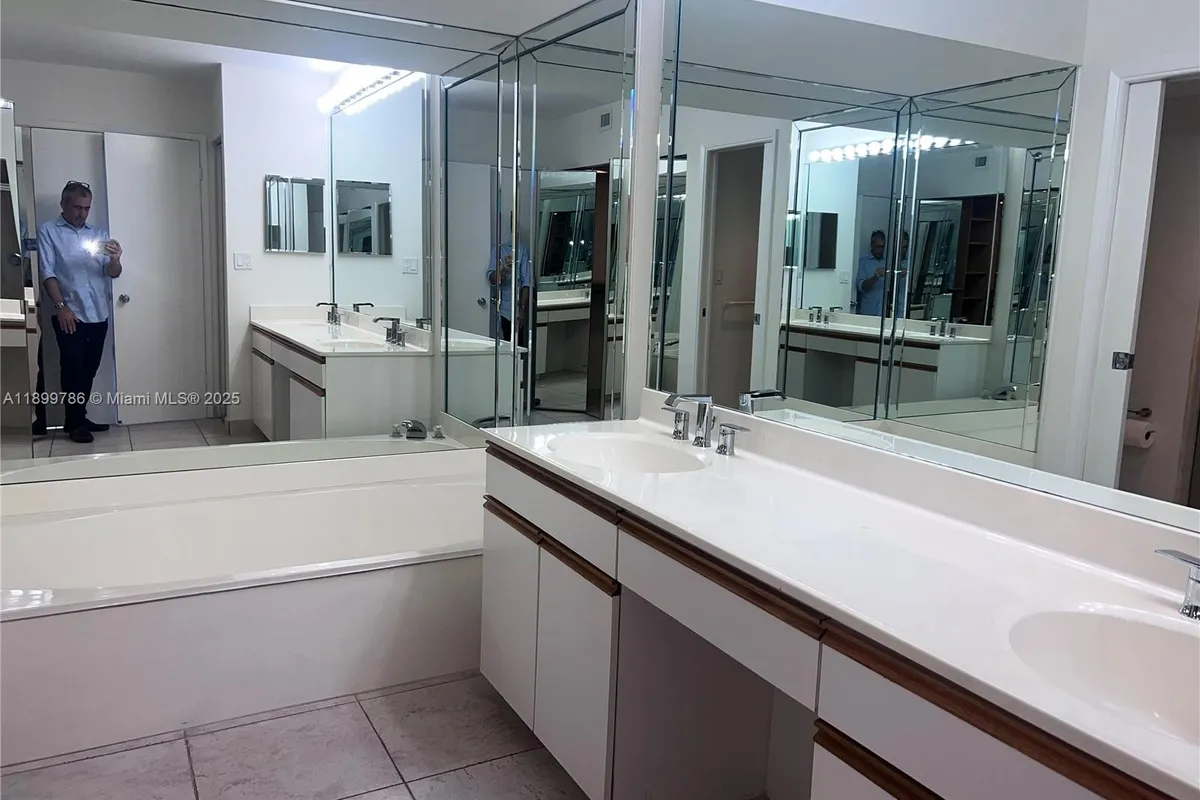 3600 Mystic Pointe Dr # 511, Aventura FL 33180