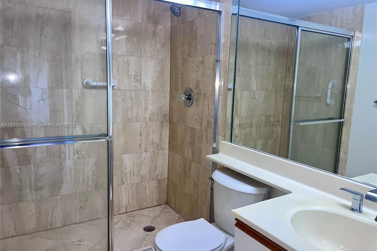 3600 Mystic Pointe Dr # 511, Aventura FL 33180