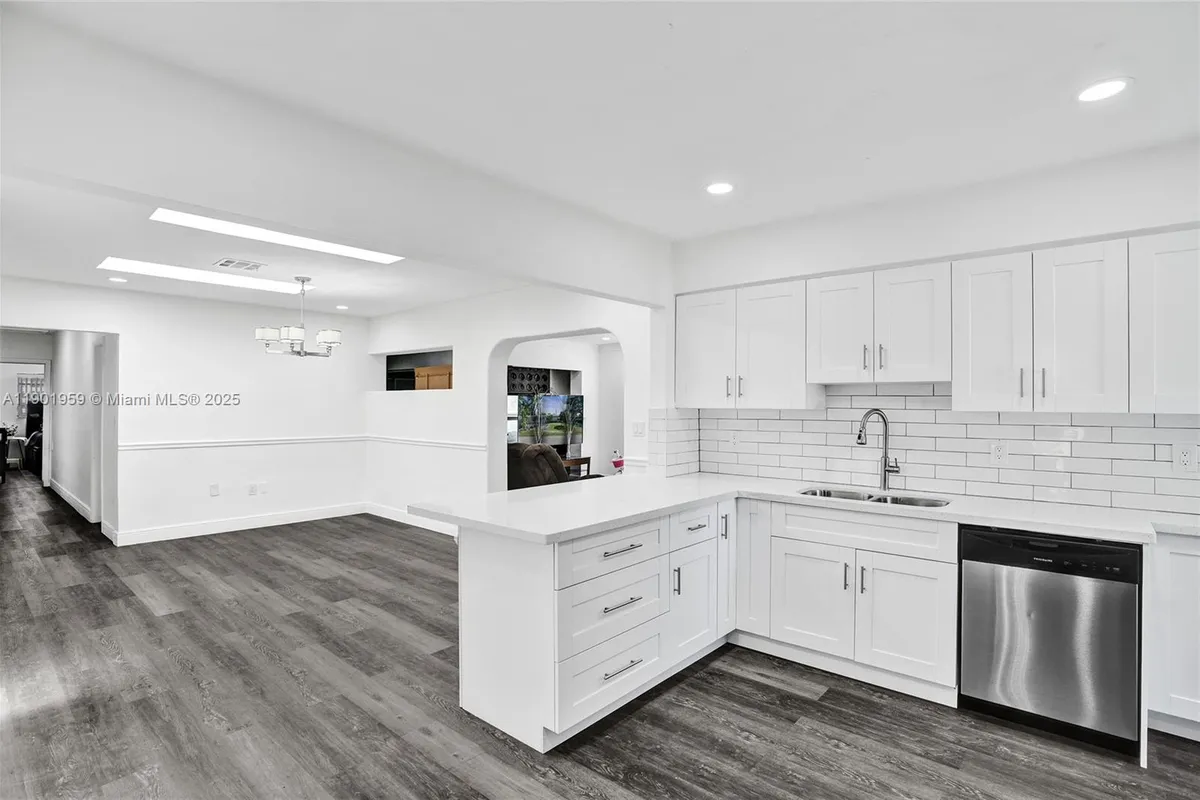 6300 SW 62nd Pl, South Miami FL 33143