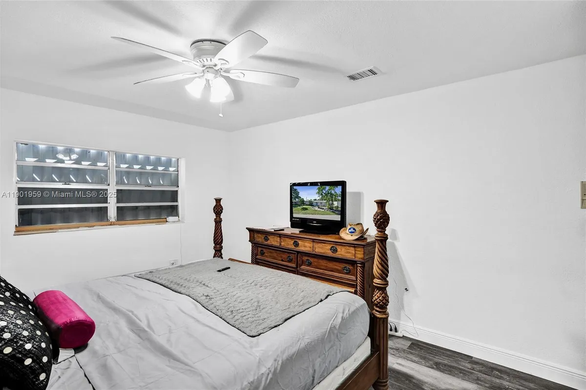 6300 SW 62nd Pl, South Miami FL 33143