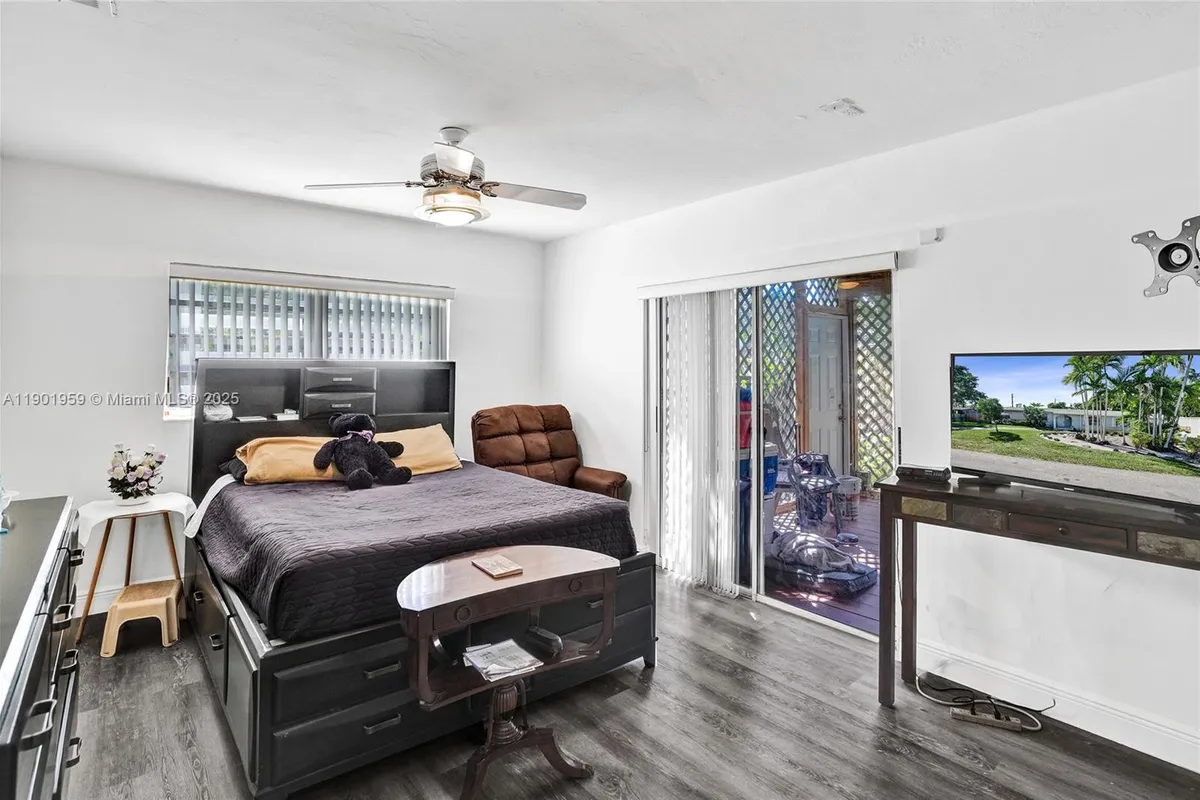 6300 SW 62nd Pl, South Miami FL 33143