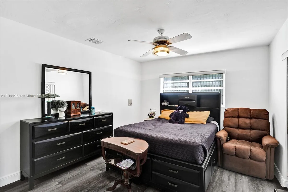 6300 SW 62nd Pl, South Miami FL 33143