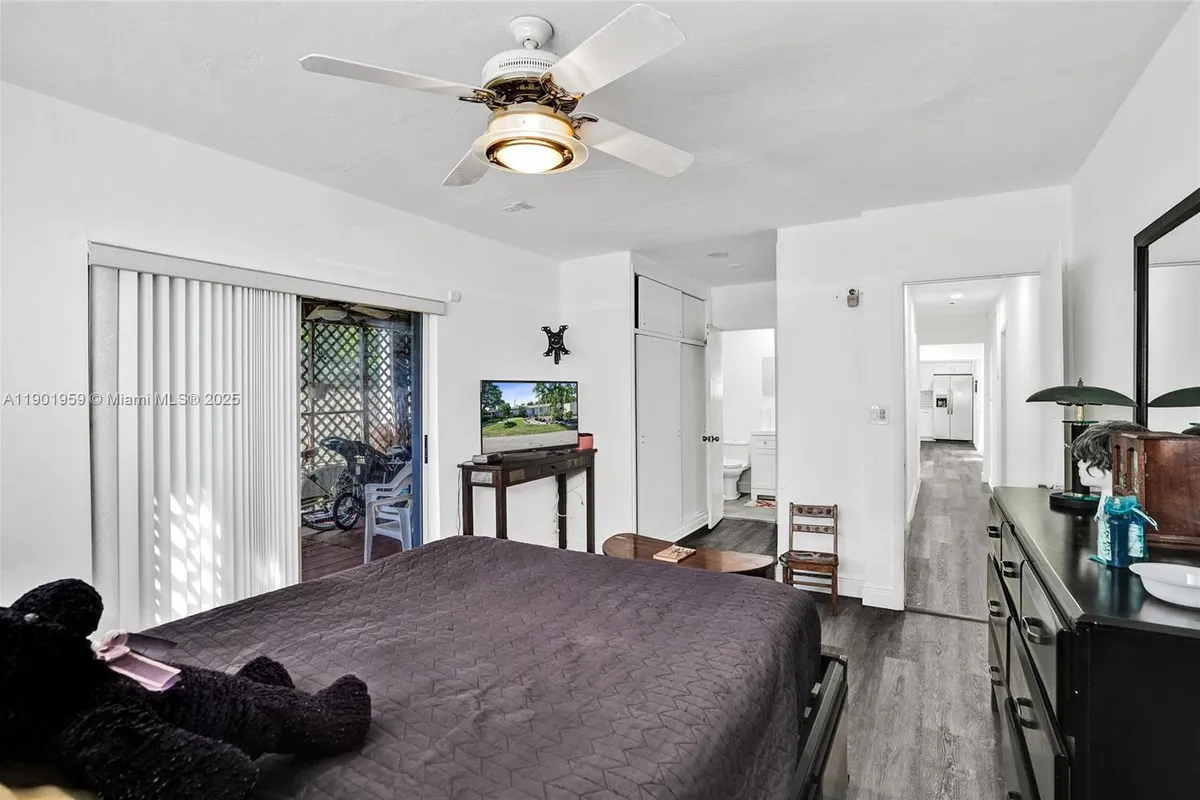 6300 SW 62nd Pl, South Miami FL 33143